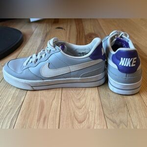 NEW NEVER WORN Nike light grey and purple low tops women’s size 8